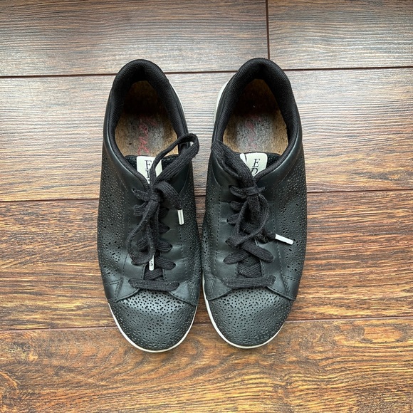 Ellen DeGenerous black leather sneakers loafers 7M - Picture 5 of 10